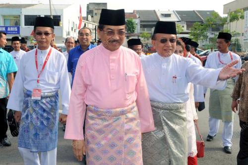 DATUK SERI RAIS YATIM