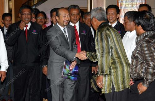 MUKHRIZ TUN DR MAHATHIR
