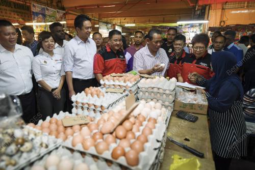 NS01_20072018_LAWATAN_PASAR_BN201807193594