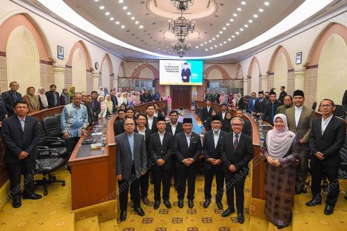 DATUK DR MOHD NA'IM MOKHTAR