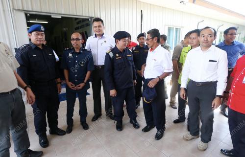 NS01_22092016_TINJAUAN