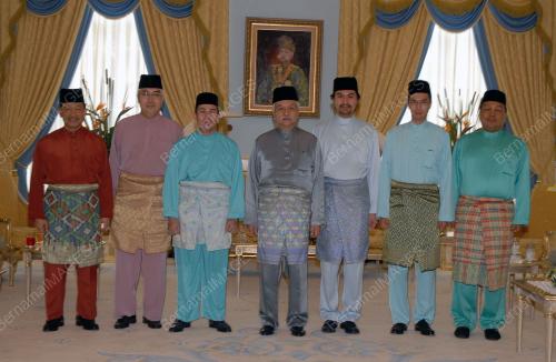 TUANKU MUHRIZ IBNI ALMARHUM TUANKU MUNAWIR