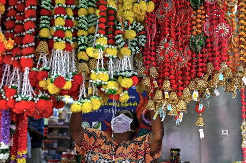 PERSIAPAN SAMBUTAN DEEPAVALI
