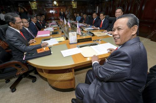 NS01_24052018_MESYUARAT_EXCO
