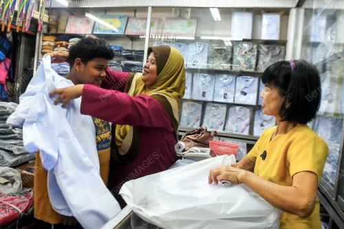 PERSIAPAN BARANGAN KELENGKAPAN SEKOLAH
