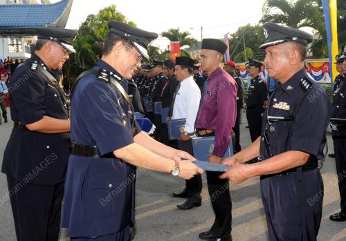 NS01_25032015_HARI_POLIS