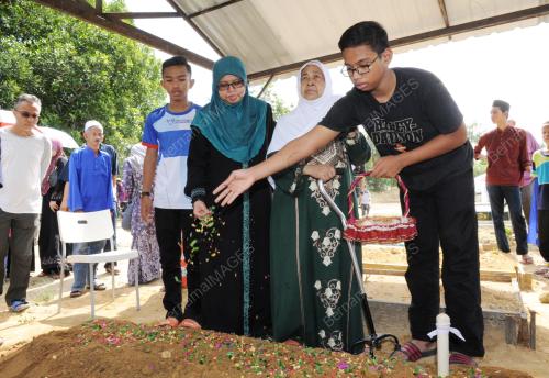 NS01_25062016_JENAZAH_KEBUMI