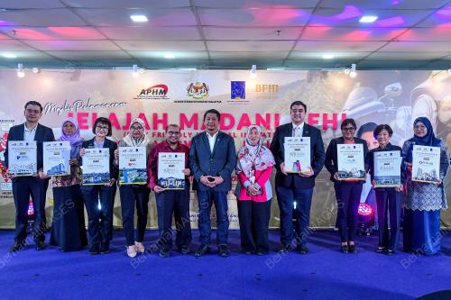 DATUK LUKANISMAN AWANG SAUNI