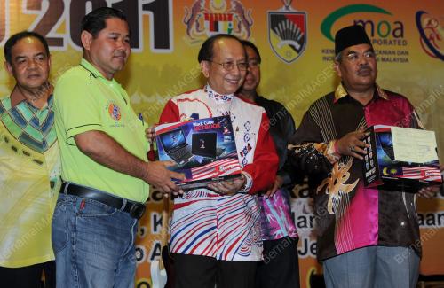DATUK SERI DR RAIS YATIM