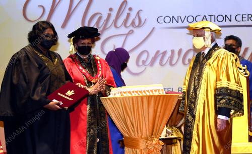 TUANKU MUHRIZ TUANKU MUNAWIR