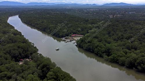 SEMPADAN DI SUNGAI SEPANG