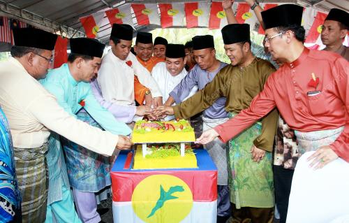 NS01_26082012_KHIARY_RAYA