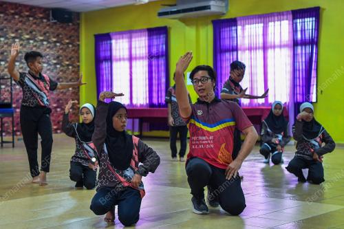 TARIAN TRADISIONAL SK TAMAN SERI REMBAU