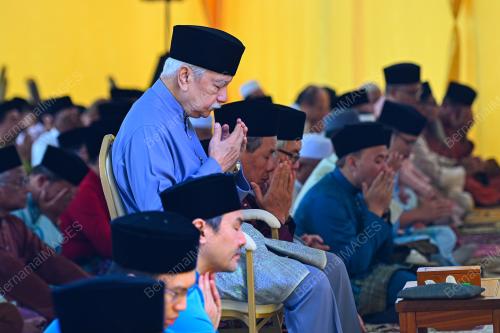 TUANKU MUHRIZ TUANKU MUNAWIR