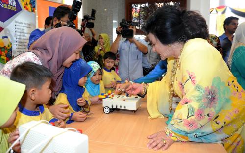 DATIN SERI ROSMAH MANSOR