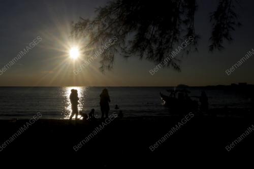 PEMANDANGAN MATAHARI TERBENAM DI PORT DICKSON