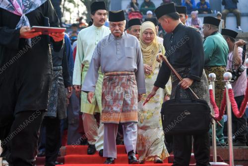 TUANKU MUHRIZ TUANKU MUNAWIR