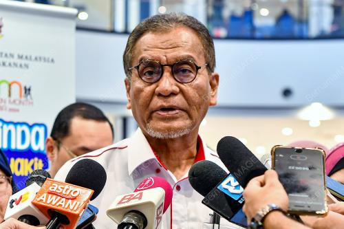 DATUK SERI DR DZULKEFLY AHMAD