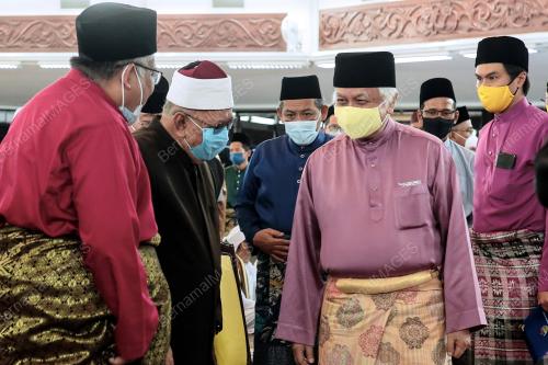 TUNKU MUHRIZ TUANKU MUNAWIR