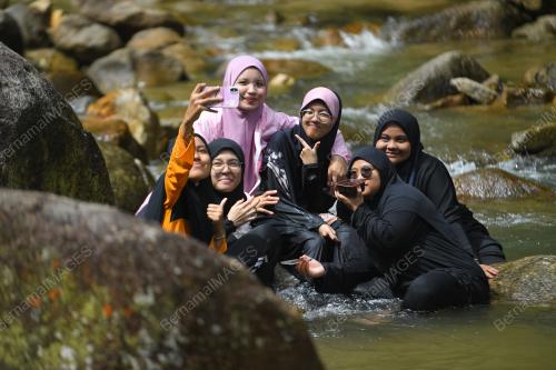 RIADAH DI HUTAN LIPUR ULU BENDUL