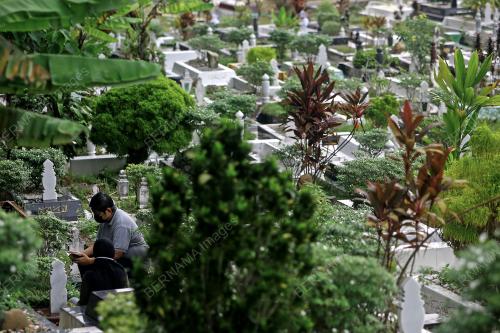 ZIARAH PUSARA MENJELANG RAMADAN