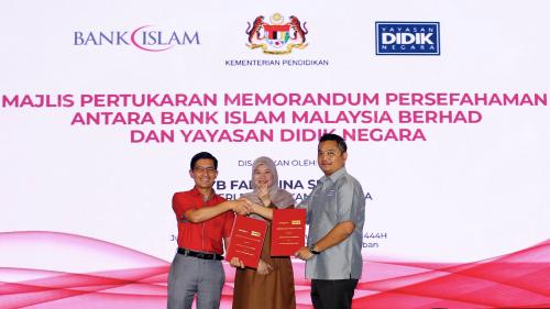 FADHLINA SIDEK