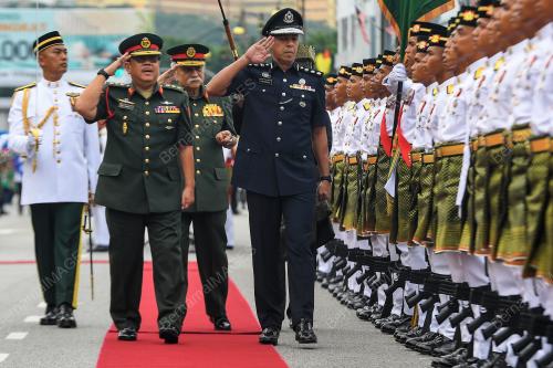 TUANKU MUHRIZ TUANKU MUNAWIR