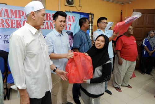NS01_31122016_BANTUAN_PERSEKOLAHAN