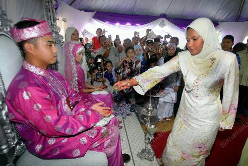 TUANKU NUR ZAHIRAH