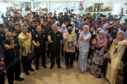 DATUK RAZIM MOHD NOOR