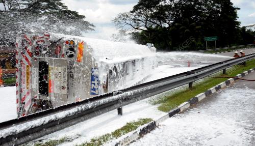 NS02_02042013_MINYAK_TUMPAH