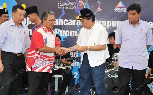 DATUK SERI DR RAIS YATIM
