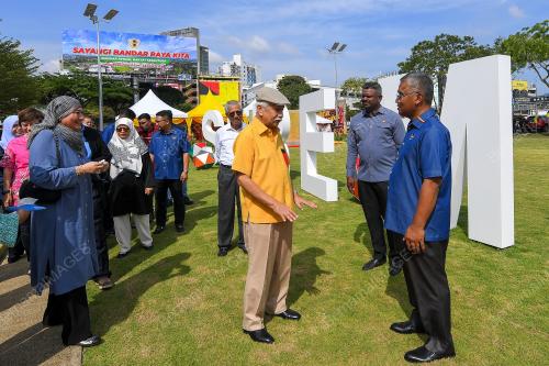 TUANKU MUHRIZ TUANKU MUNAWIR