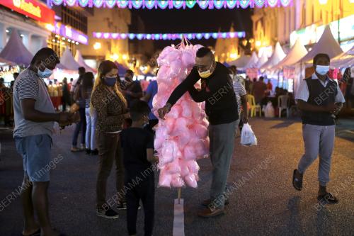 WARNA WARNI PESTA CAHAYA DEEPAVALI