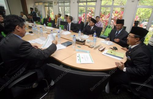 DATUK SERI JAMIL KHIR BAHAROM