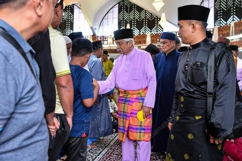 TUANKU MUHRIZ TUANKU MUNAWIR