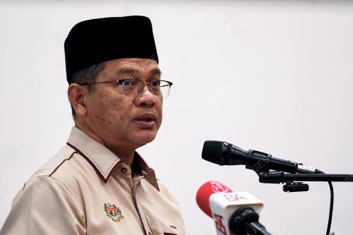 DATUK DR MOHD NA'IM MOKHTAR