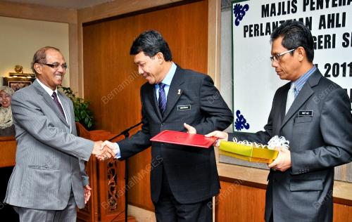 NS02_04072012_WATIKAH
