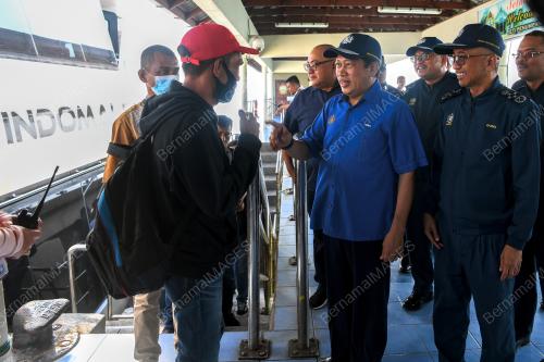 DATUK SERI AHMAD MASLAN