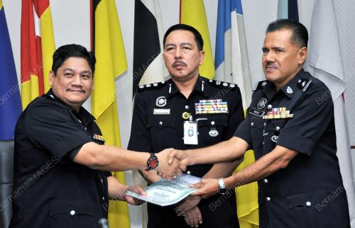 NS02_04082015_POLIS_SAMUN