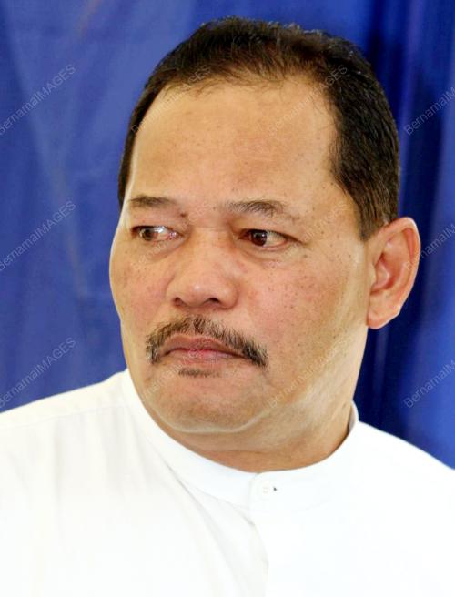 AZMAN MOHAMMAD NOOR