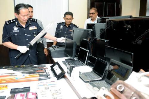 NS02_04102012_POLIS_SAMUN
