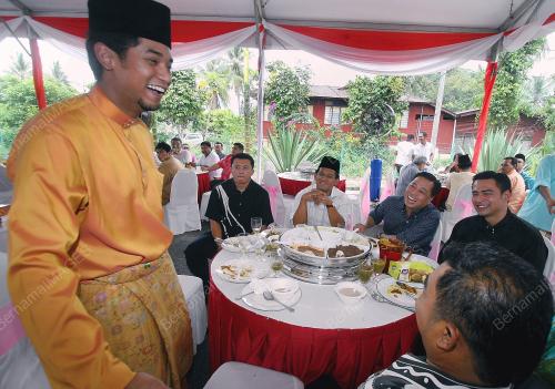 KHAIRY JAMALUDDIN