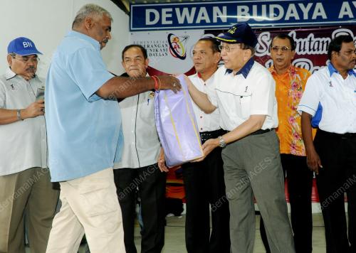 NS02_05112012_RAIS_DEEPAVALI