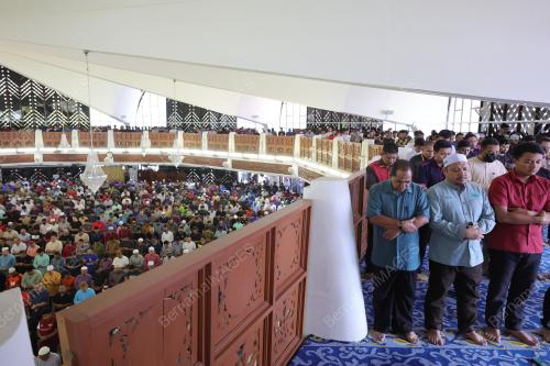 SOLAT JUMAAT PERTAMA BULAN RAMADAN