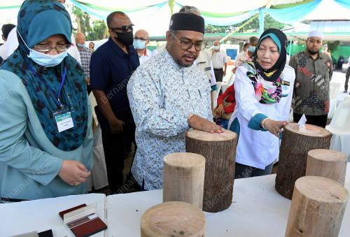 DATUK DR MOHD KHAIRUDDIN AMAN RAZALI
