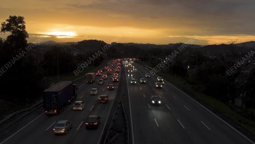ALIRAN TRAFIK LEBUHRAYA UTARA-SELATAN DAN ANTARA BANDAR