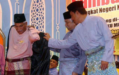 TUANKU MUHRIZ