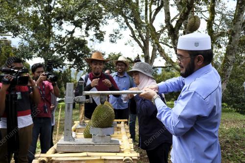 DR NIK MUHAMMAD ZAWAWI SALLEH