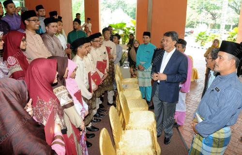 NS02_08092017_MOHAMAD_PELAJAR